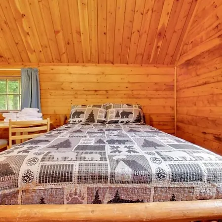 Lovely Rustic Cabin In Bloomington Exterior photo