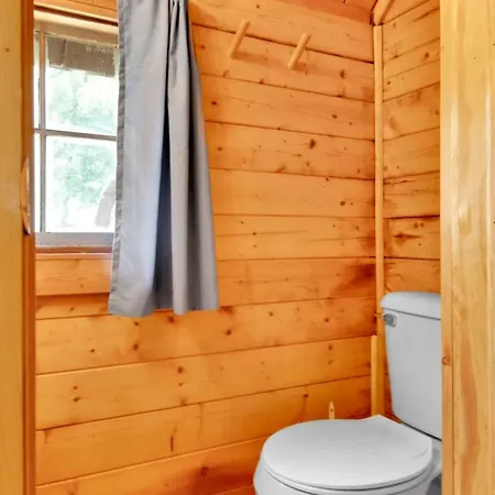 Lovely Rustic Cabin In Bloomington Exterior photo